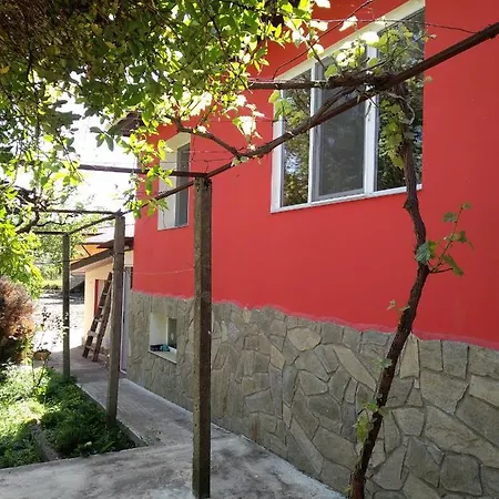 Червената Къща С.Бродилово Dom wakacyjny Brodilovo